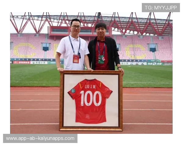 俱乐部引入海外教练团队 优化技战术体系，俱乐部斥巨资请来了知名教练前来指导,可还是先后语