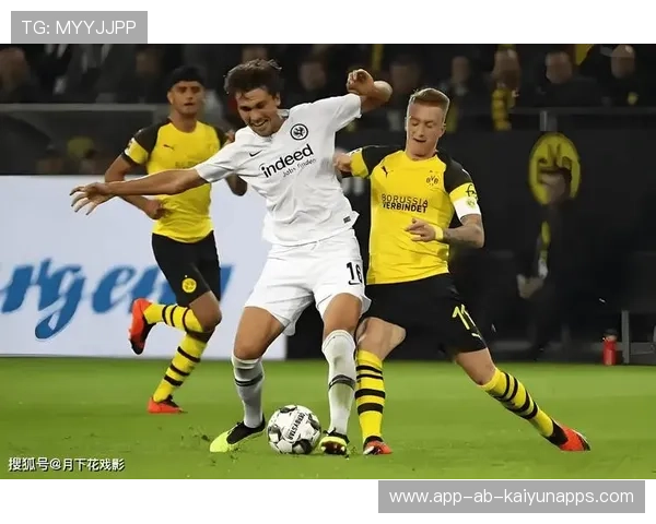 尤文图斯4比1反超帕尔马,布雷默接孔塞桑角球头球双响